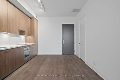 209 - 33 Frederick Todd Way, Condo with 1 bedrooms, 1 bathrooms and null parking in East York ON | Image 2