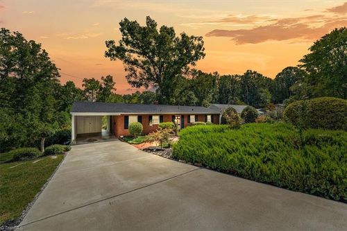 842 Parkview St, Asheboro, NC, 27203-5867 | Card Image