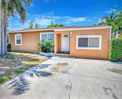 822 Avenida Hermosa, West Palm Beach, FL, 33405-1414 | Card Image