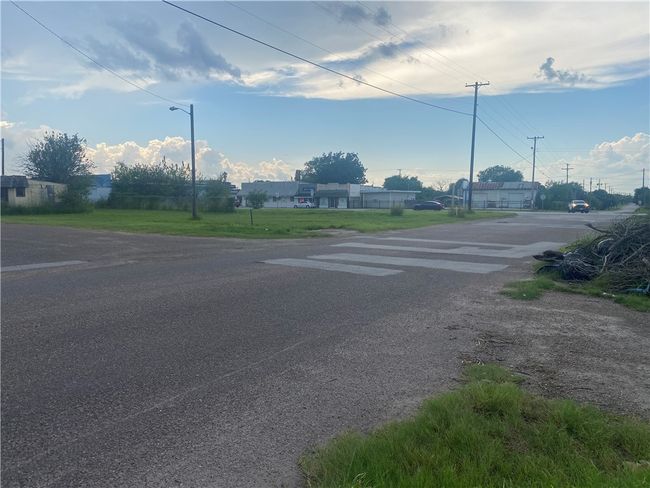 101 Rockport St, Condo with 6 bedrooms, 0 bathrooms and null parking in Mathis TX | Image 5