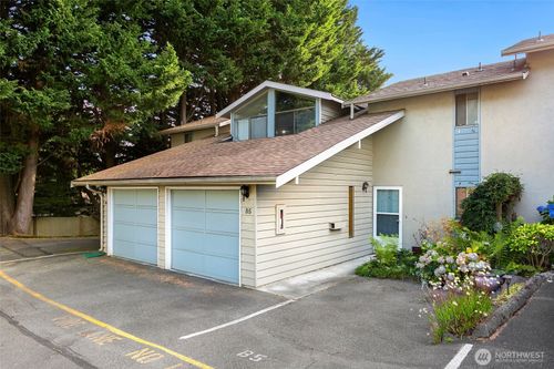 b5-19205 40th Ave W, Lynnwood, WA, 98036-5637 | Card Image