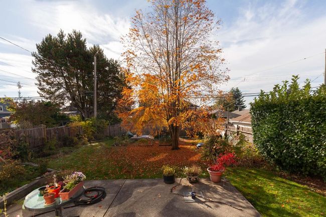 221 W 28th Street, House other with 4 bedrooms, 2 bathrooms and 3 parking in North Vancouver BC | Image 8