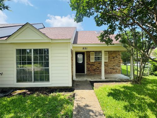 821 Colchester Dr, Mesquite, TX, 75149-3281 | Card Image
