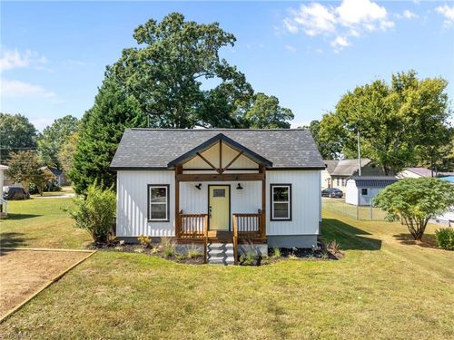 10 Hames St, Lexington, NC, 27295-1620 | Card Image