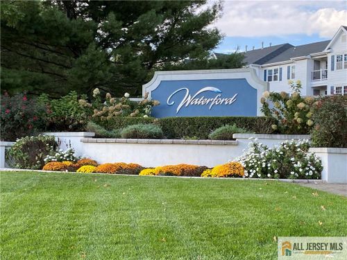 912-912 Waterford Dr, Edison, NJ, 08817-1910 | Card Image
