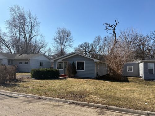 689 Country Club Dr, Kankakee, IL, 60901-5707 | Card Image