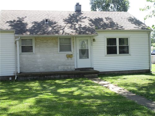 136 Macarthur Blvd, Pana, IL, 62557-1858 | Card Image