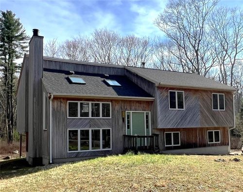 402 Weaver Hill Rd, West Greenwich, RI, 02817-2214 | Card Image