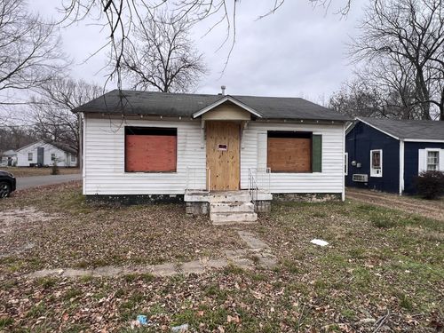 818 Curtis St, Paris, TN, 38242-3605 | Card Image