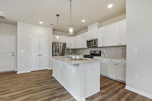949 Robbie Jackson Ln, Fuquay Varina, NC, 27526-4518 | Card Image