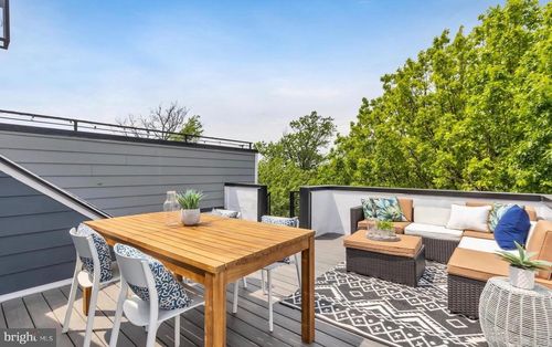 4-210 Varnum St Nw, WASHINGTON, DC, 20011-7321 | Card Image