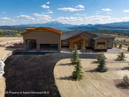 52 Grosebeak Pl, Glenwood Springs, CO, 81601-7710 | Card Image