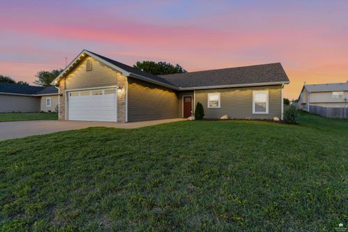 1421 Meadowbrooke Ln, Junction City, KS, 66441-2563 | Card Image