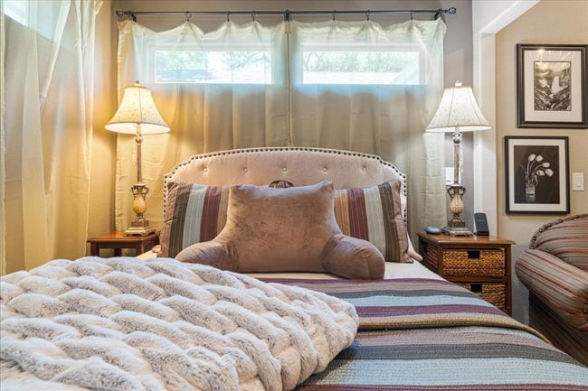 View of bedroom | Image 25