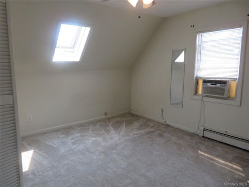 9 Palfrey St, Bay Shore, NY, 11706-4121 | Card Image