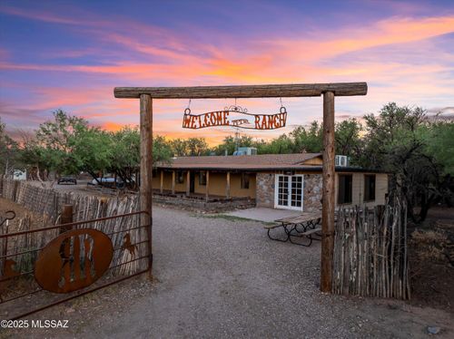 440 W Cimmaron Ln, Benson, AZ, 85602-8258 | Card Image