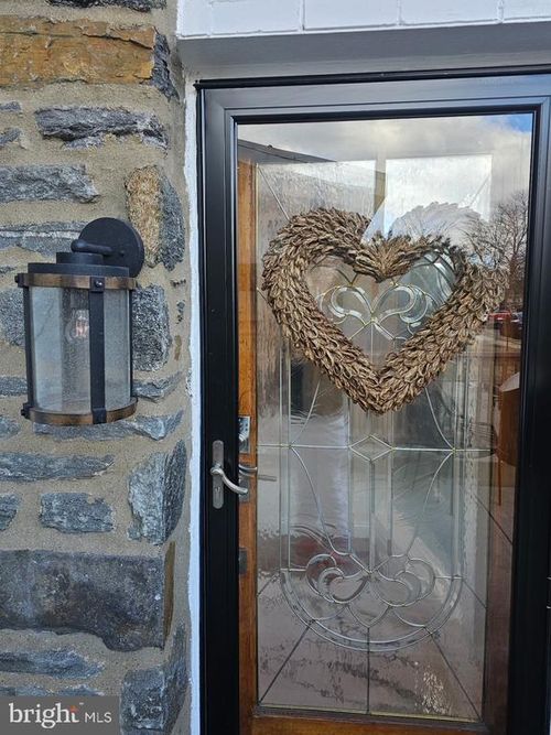 2737 E Country Club Rd, PHILADELPHIA, PA, 19131-2831 | Card Image