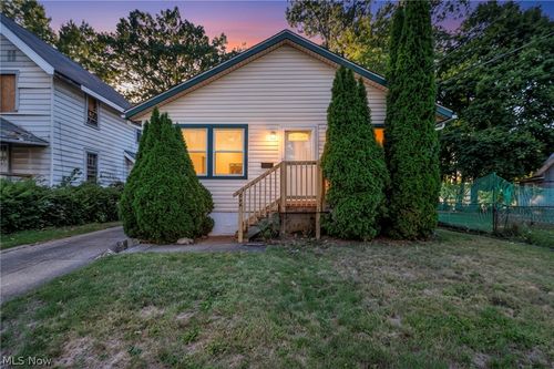 852 Storer Ave, Akron, OH, 44320-3744 | Card Image