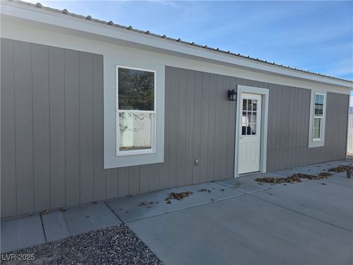 c-1611 E Gamebird Rd, Pahrump, NV, 89048-3010 | Card Image