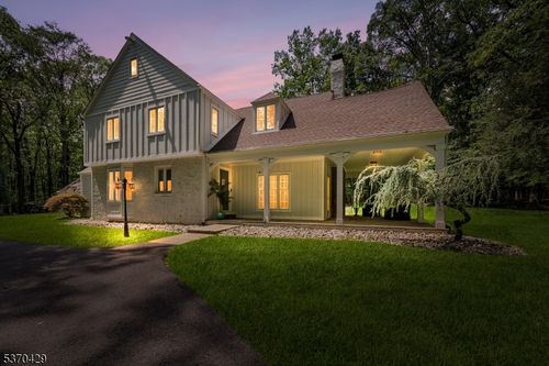 32 Horizon Dr, Mendham Twp, NJ, 07945-2305 | Card Image