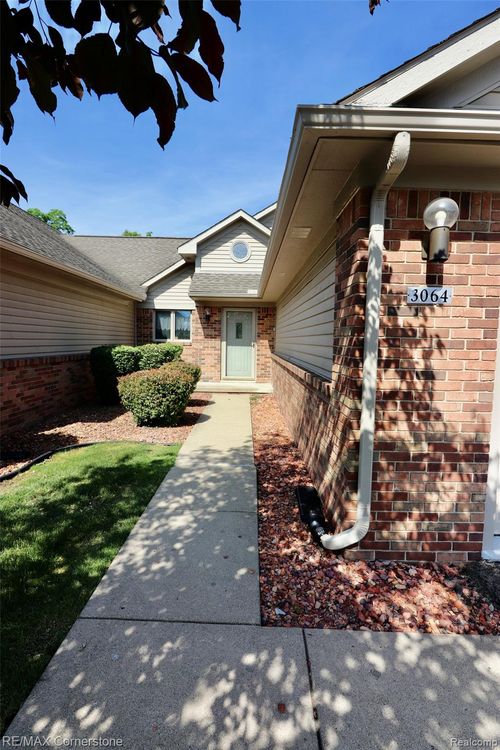 3064 Rivers Edge Drive, Wayne, MI, 48184 | Card Image