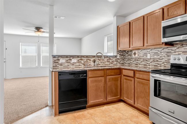 405 Emerald Creek Dr, House other with 3 bedrooms, 2 bathrooms and null parking in Fort Worth TX | Image 8