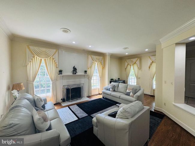 15566 Smithfield Pl, House other with 5 bedrooms, 5 bathrooms and null parking in Centreville VA | Image 14