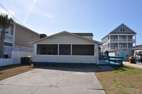407 29th Ave N, North Myrtle Beach, SC, 29582-2123 | Card Image