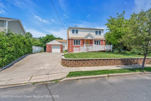 105 Taggart Way, Saddle Brook, NJ, 07663-4435 | Card Image