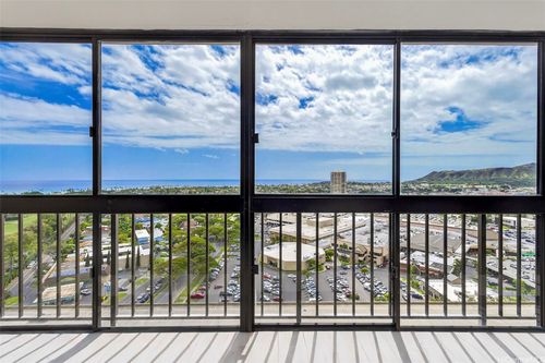 a2002-4300 Waialae Ave, Honolulu, HI, 96816-5746 | Card Image