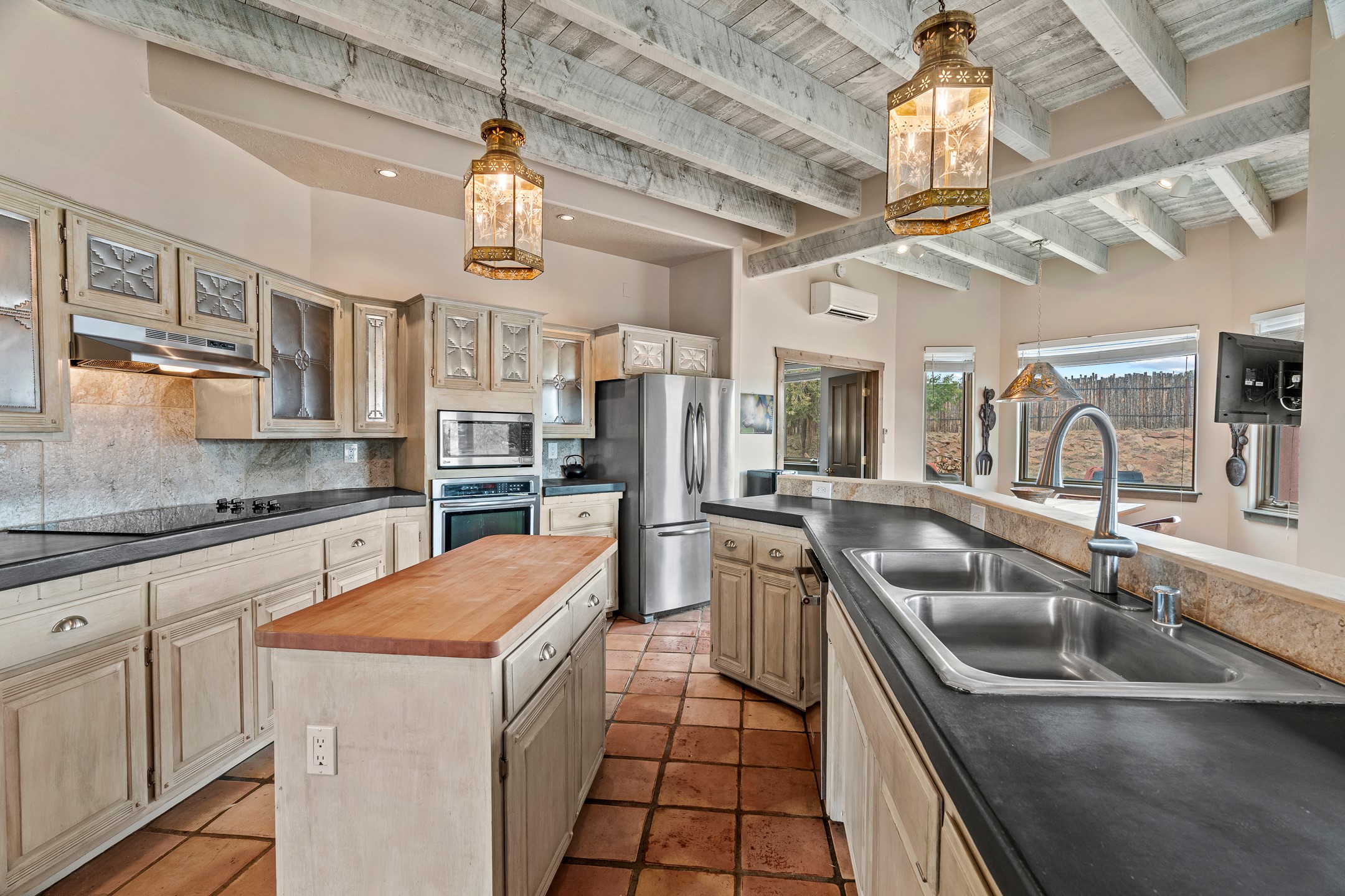 Sombra Ct, Santa Fe, NM 87508