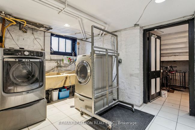 177 Dowling Ave, House other with 8 bedrooms, 3 bathrooms and 2 parking in Toronto ON | Image 31