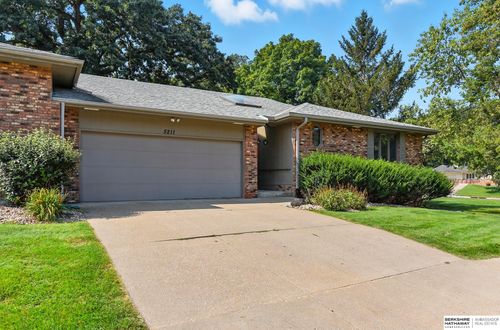 5211 Raven Oaks Dr, Omaha, NE, 68152-1748 | Card Image
