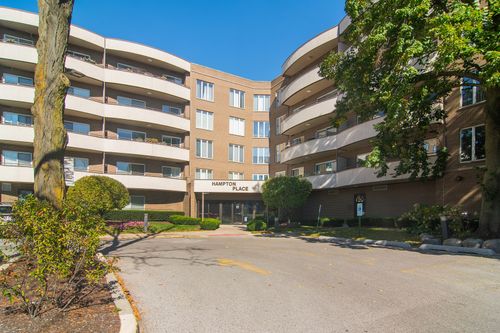 315-7201 N Lincoln Ave, Lincolnwood, IL, 60712-1823 | Card Image