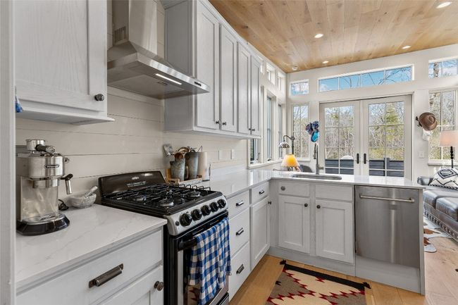 111 Moonstone Loop, House other with 2 bedrooms, 2 bathrooms and null parking in Highlands NC | Image 16