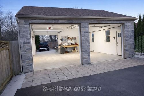 6021 Montrose Rd, Niagara Falls, ON, L2H1L4 | Card Image