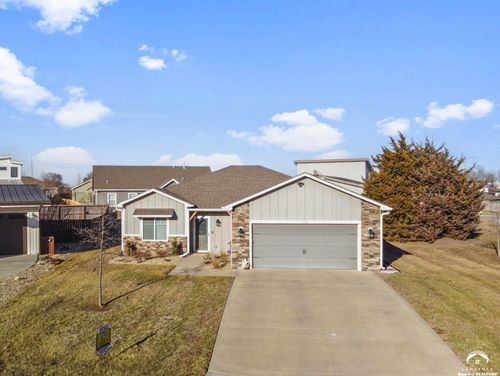 2516 Chasehire Ct, Lawrence, KS, 66046-4564 | Card Image