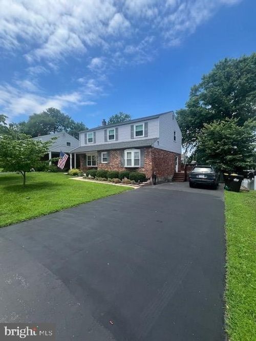 324 Sweetbriar Rd, KING OF PRUSSIA, PA, 19406-1745 | Card Image