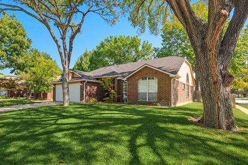 2073 Wedgewood Dr, Grapevine, TX, 76051-6087 | Card Image