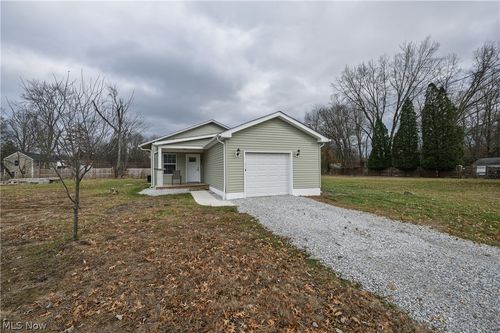 311 George St, Barberton, OH, 44203-4103 | Card Image