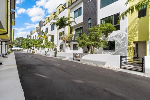 915 Arlington Ave N, St Petersburg, FL, 33705-1559 | Card Image