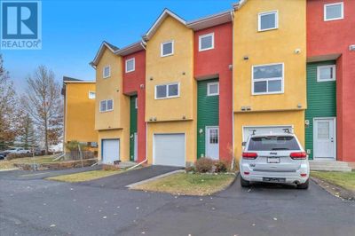 6 - 7 Westland Rd, Townhouse with 3 bedrooms, 3 bathrooms and 2 parking in Okotoks AB | Image 3