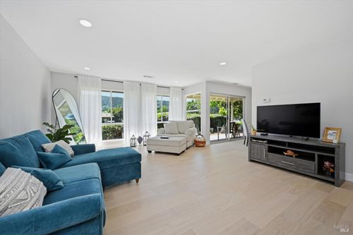 23 Valley Green St, Santa Rosa, CA, 95409-5923 | Card Image