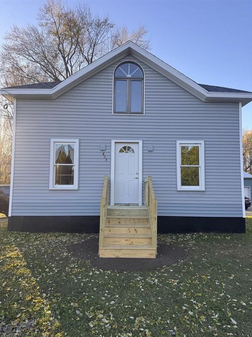 623 Oak Street, WAUPACA, WI, 54981 | Card Image