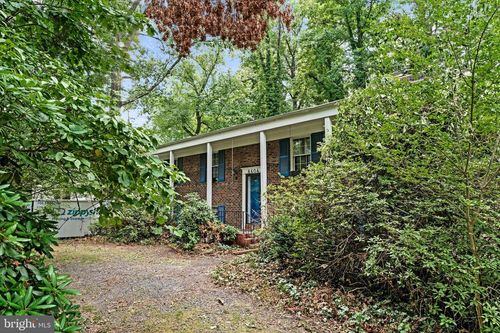8604 Ardfour Ln, Annandale, VA, 22003-4509 | Card Image