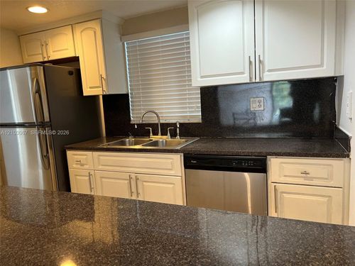 411-1900 N Congress Ave, West Palm Beach, FL, 33401-1691 | Card Image