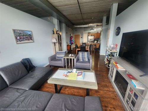 apt-458-66 Winder St, Detroit, MI, 48201-3131 | Card Image