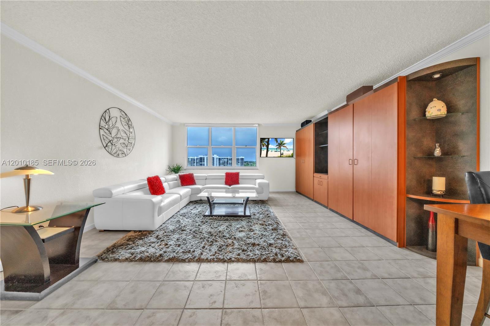 Residential Lease in Hollywood 2