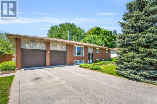 6 Wales Avenue N, Adjala-Tosorontio (Everett), ON, L0M1J0 | Card Image