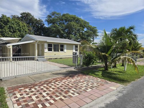 330-330 Sw 13th St, Dania Beach, FL, 33004-4235 | Card Image